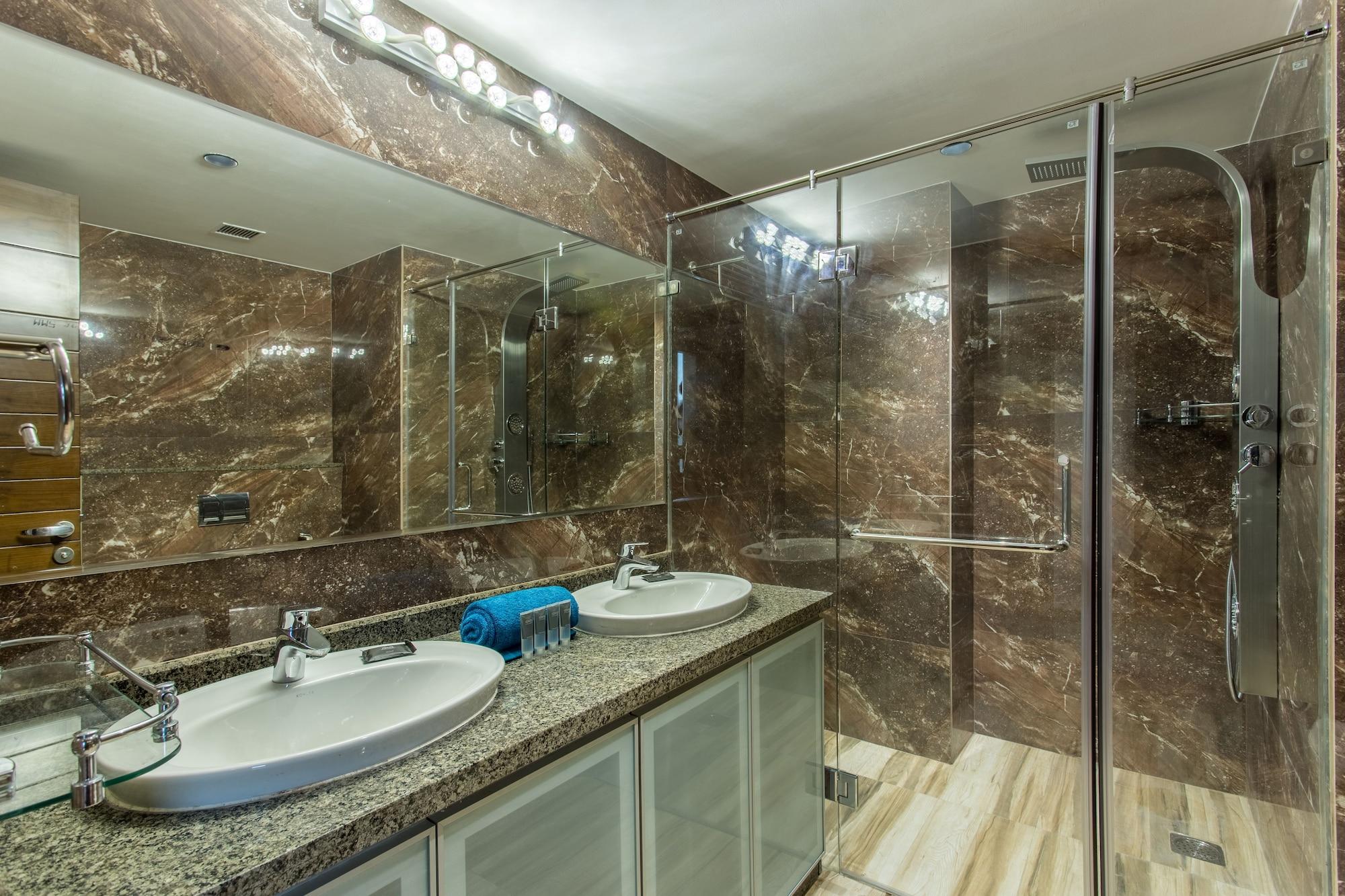 Hotel Abika Elite Uddzsaín Kültér fotó