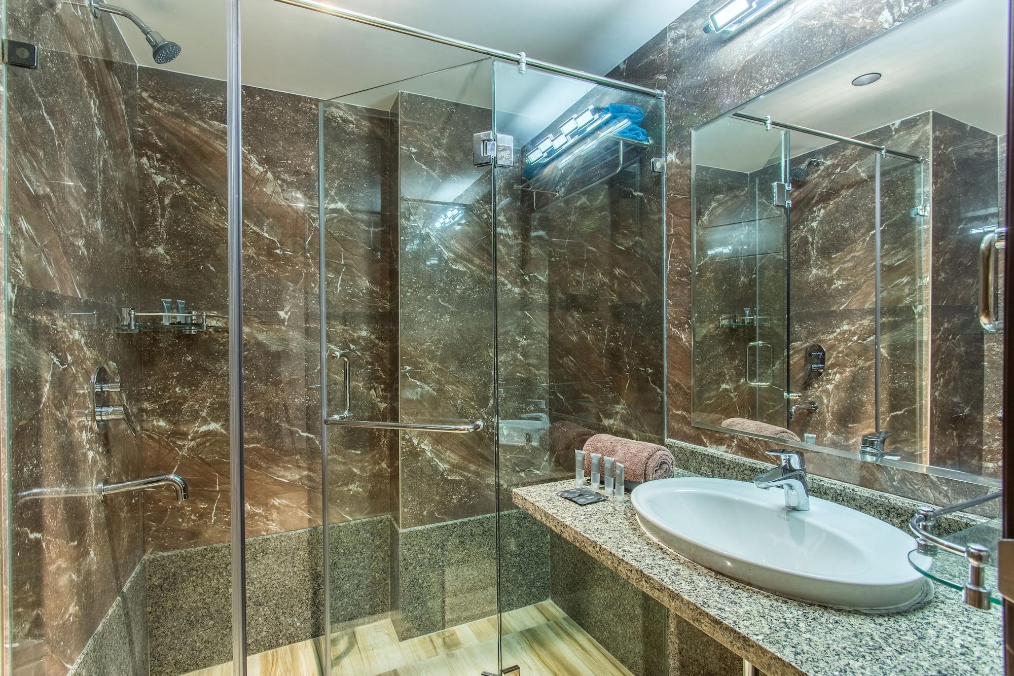 Hotel Abika Elite Uddzsaín Kültér fotó
