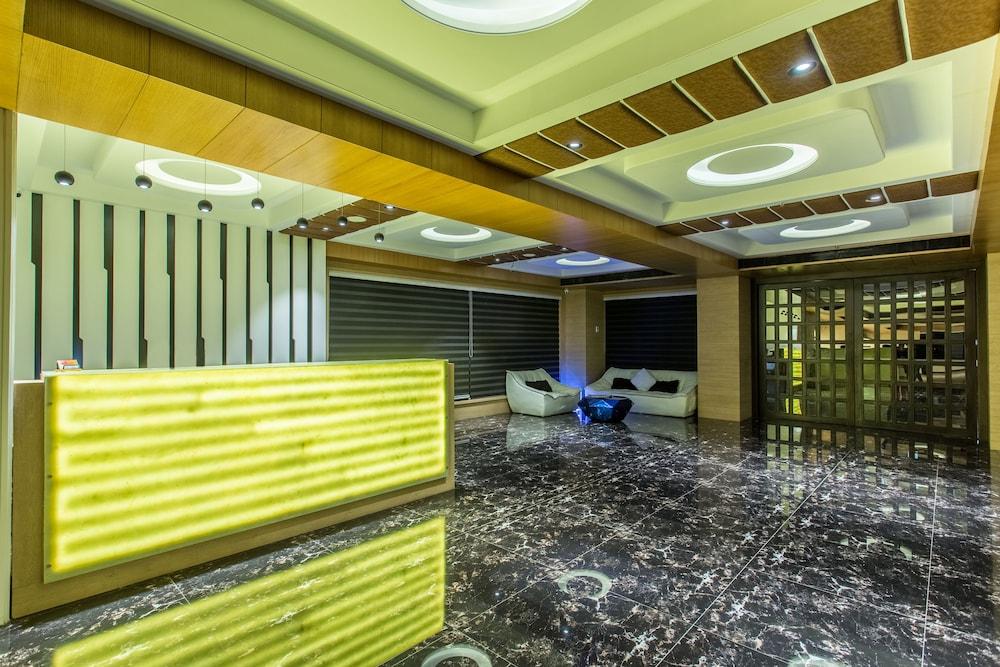 Hotel Abika Elite Uddzsaín Kültér fotó