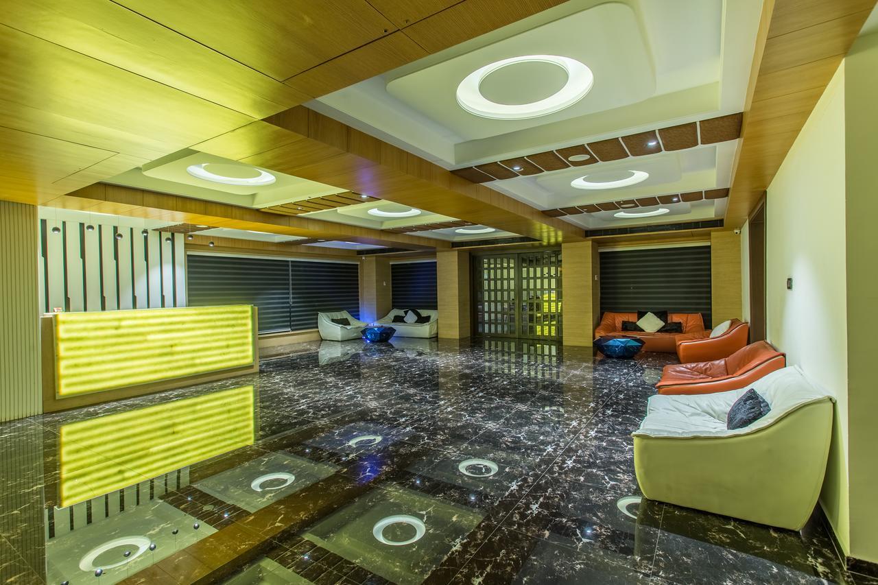 Hotel Abika Elite Uddzsaín Kültér fotó
