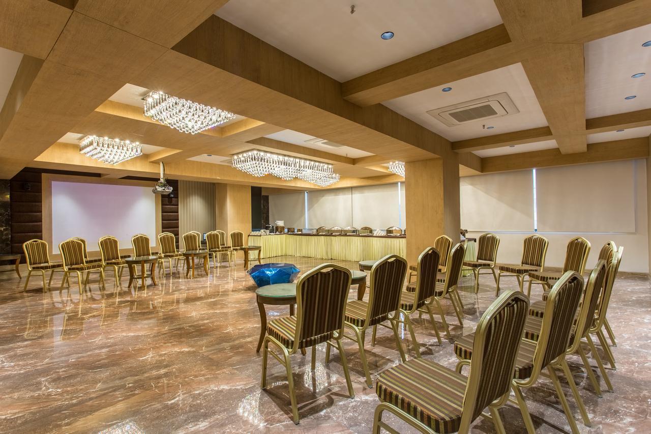 Hotel Abika Elite Uddzsaín Kültér fotó