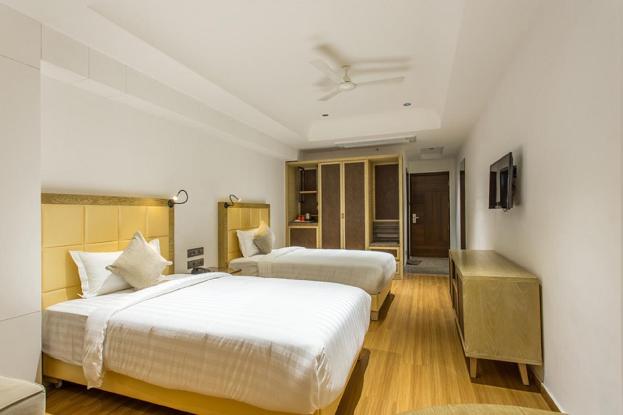 Hotel Abika Elite Uddzsaín Kültér fotó