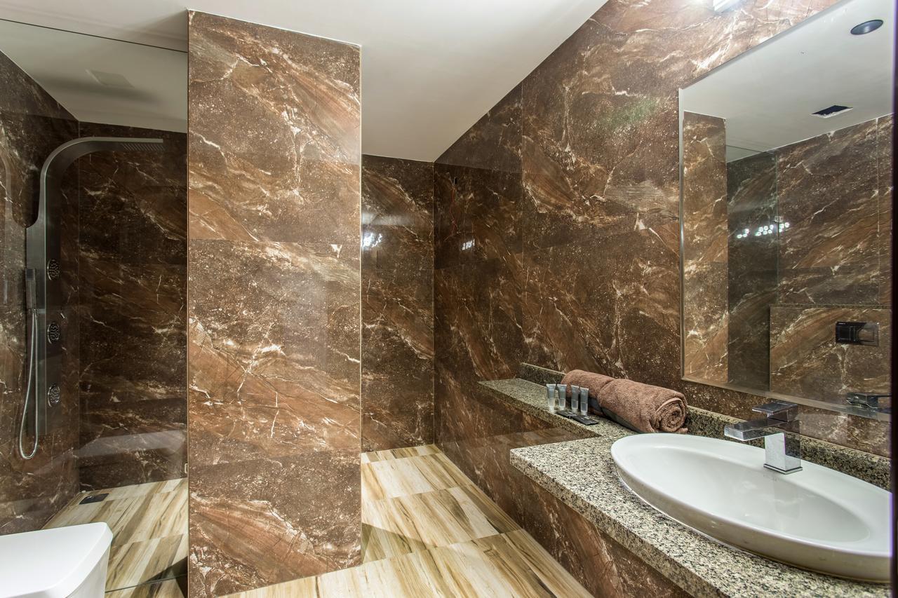 Hotel Abika Elite Uddzsaín Kültér fotó